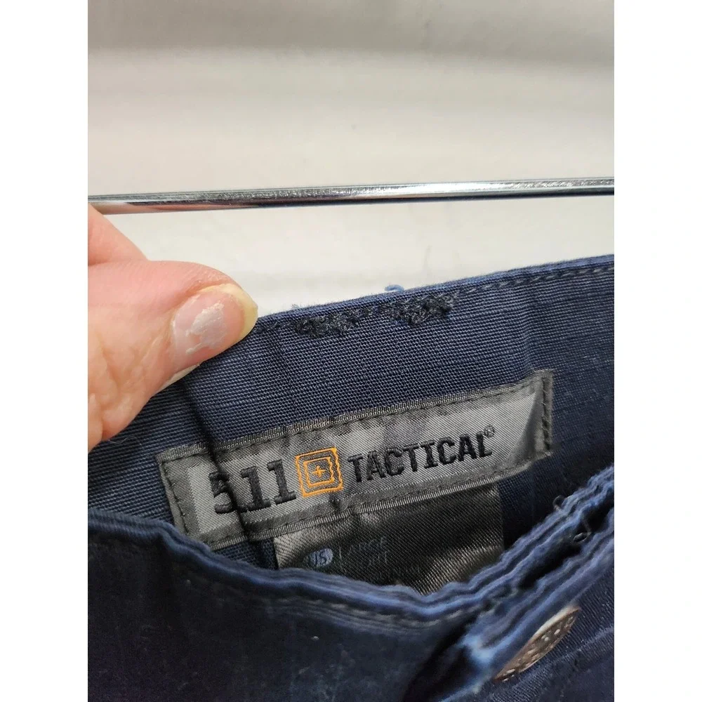 5.11 Tactical Mens Utility Cargo Pants Large Navy Adjustable Heavy Duty Gorpcore - Picture 8 of 9